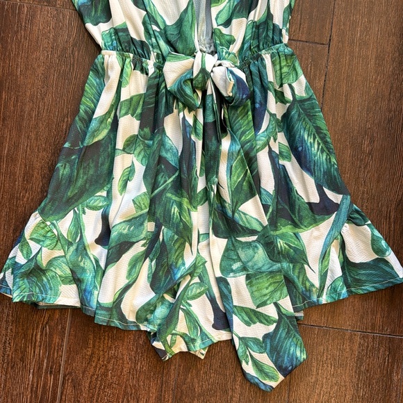 NEW Luxxel Ruffle Tie Romper Size S - Picture 4 of 8